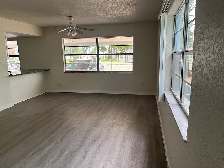 2301 Bay Blvd #1 — Photo 9