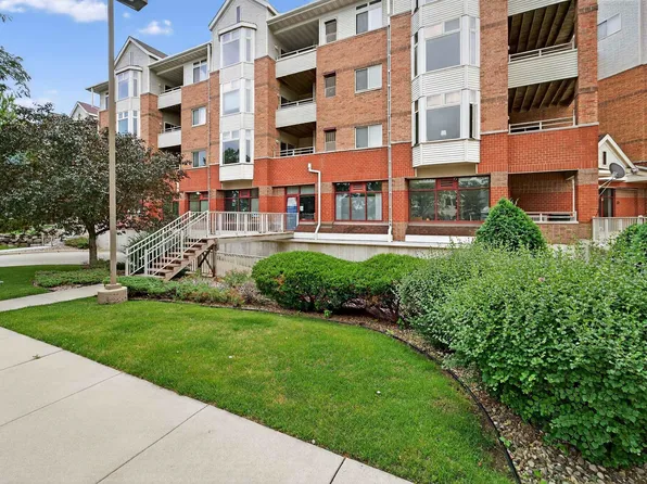 301 Harbour Town Dr APT 323, Madison, WI 53717