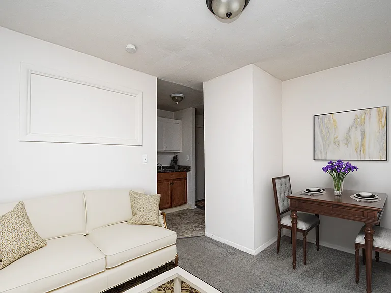 218 South Whitney Street — Photo 12