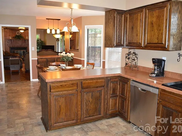 4167 Greenview Ct — Photo 5