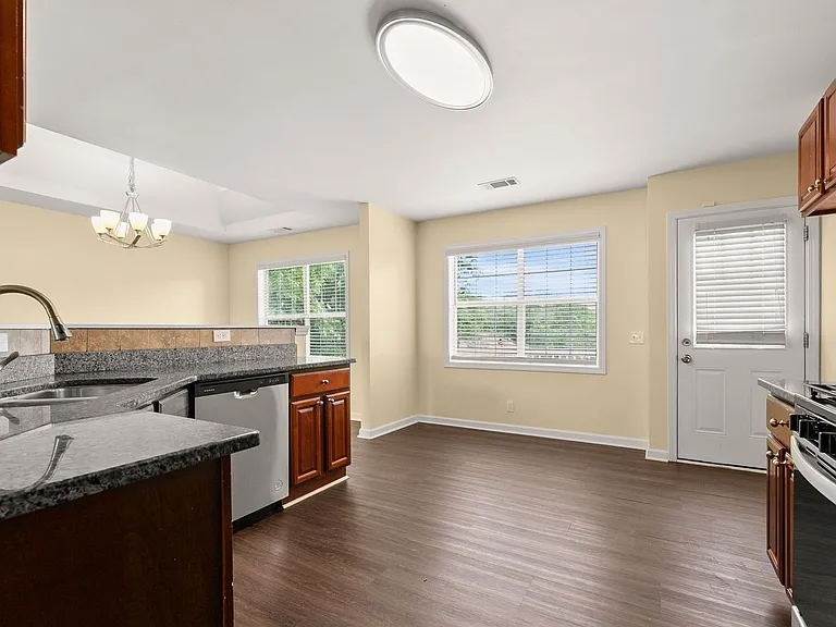 7187 Williams Rd — Photo 6