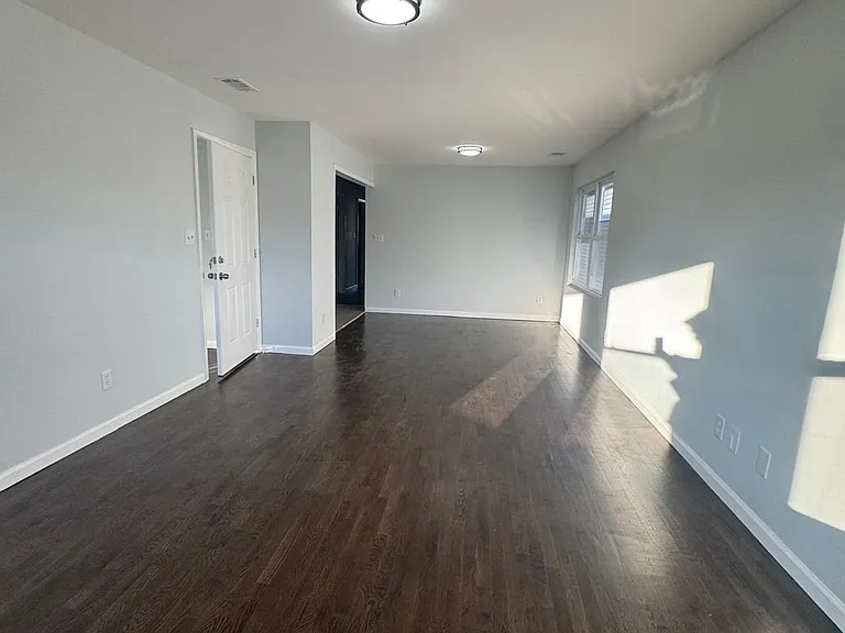 1057 Bond St #1 — Photo 6