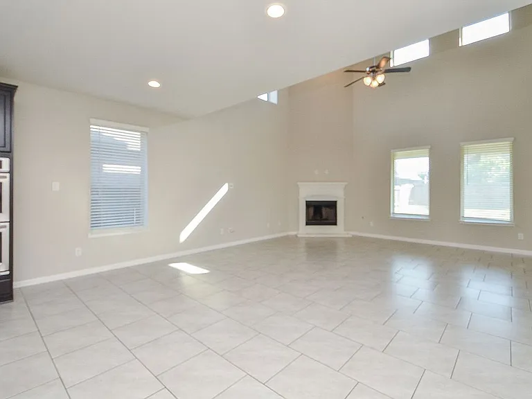 4015 Prairie Landing Ln — Photo 12