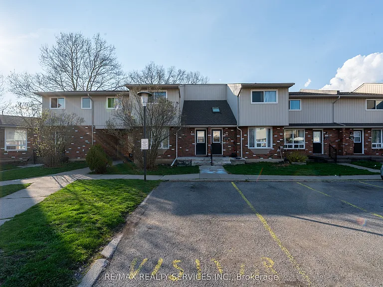 100 Brownleigh Ave #176 — Photo 2