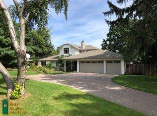 9861 Dellridge Rd, Bloomington, MN 55425