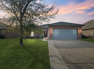 2002 Maxwell Ct, Aubrey, TX 76227