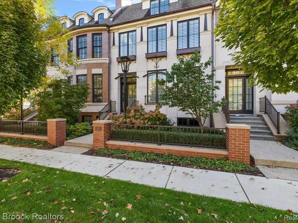 625 W Brown St, Birmingham, MI 48009