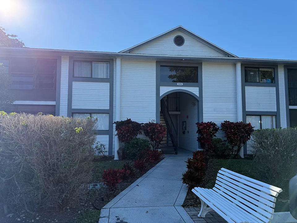 15445 Lakes Of Delray Blvd #204