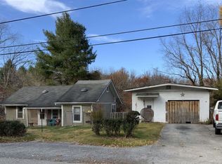 901 5th St SE, Pulaski, VA 24301