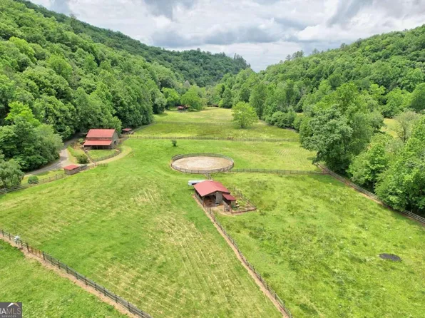 8758 Tusquittee Rd, Hayesville, NC 28904