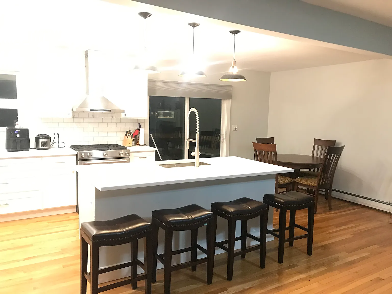 3 bed, 1796 sqft, $3,500 — Photo 4