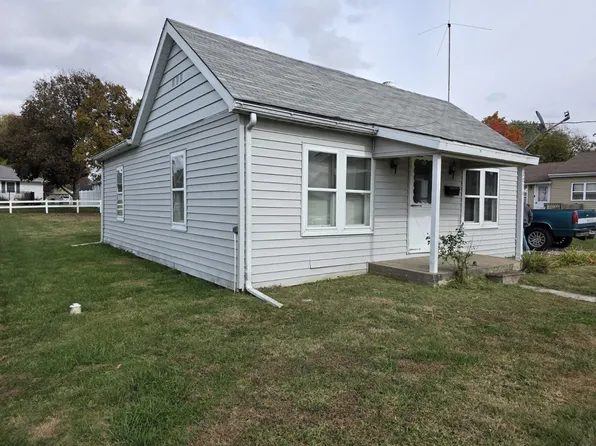 205 Leonard Ave, Jerseyville, IL 62052