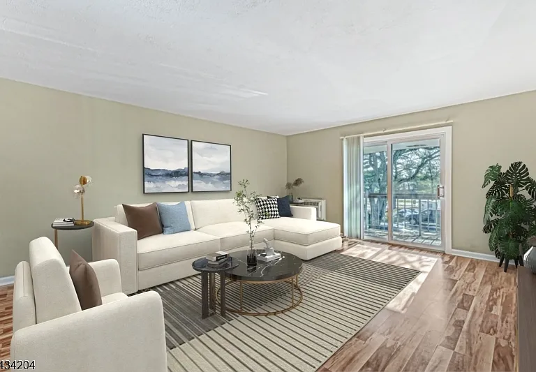 798 Eves Dr #2R — Photo 3