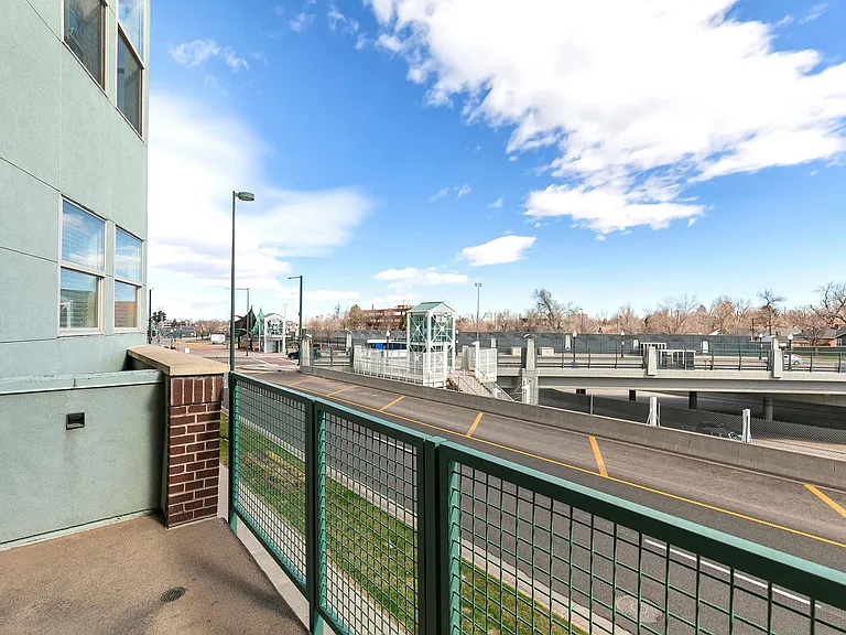 1313 S Clarkson St #202 — Photo 25