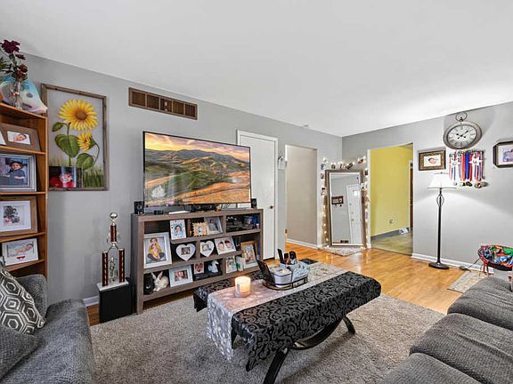 4th image of 1344 Pegwood Dr