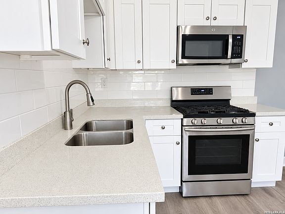 3rd image of 639 WESTFALL AVE