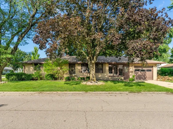 2304 Plum St, Peru, IL 61354