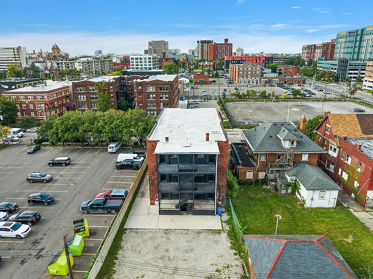 68 E Willis St #4 — Photo 5