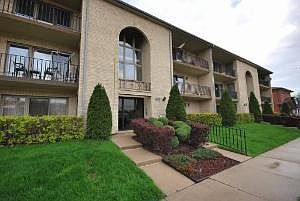 2nd image of 10538 Central Ave APT 3N
