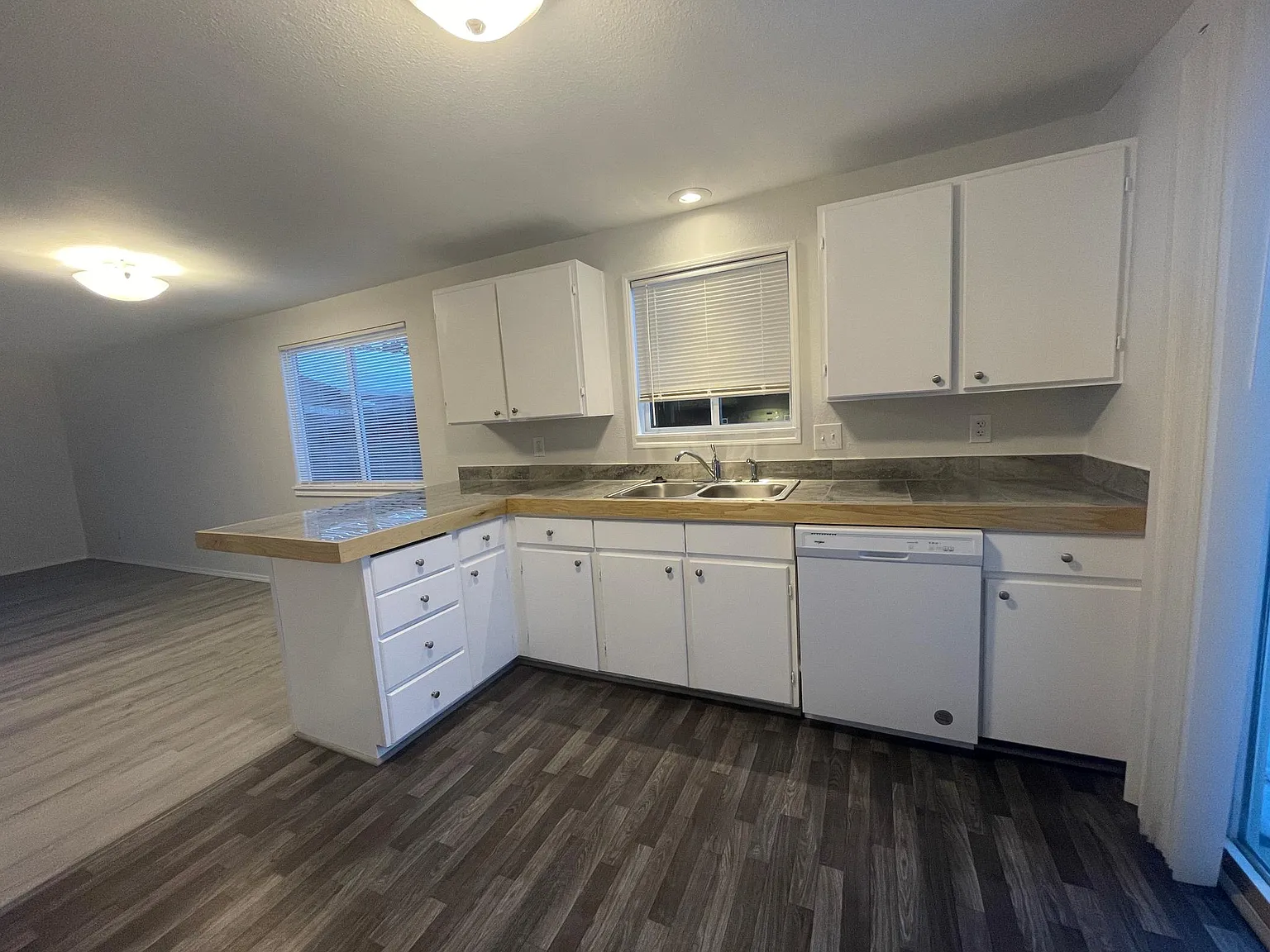 2 bed, 1100 sqft, $1,750 — Photo 3