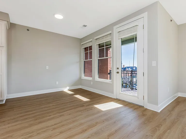 32 W College Ave #202 — Photo 10