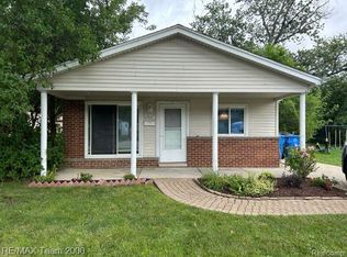 5667 Mayfair St, Dearborn Heights, MI 48125