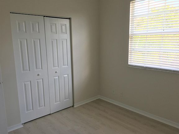 3rd image of 103 Lighthouse Cir APT C