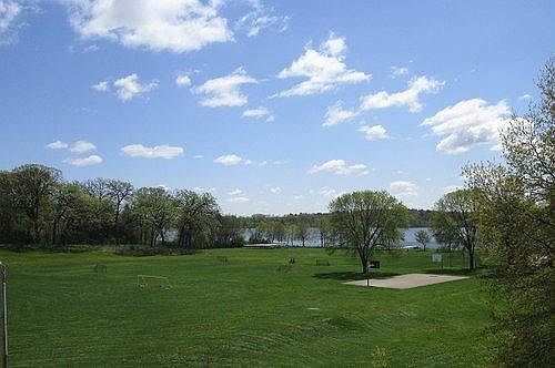2nd image of 2628 Arbor Dr #305