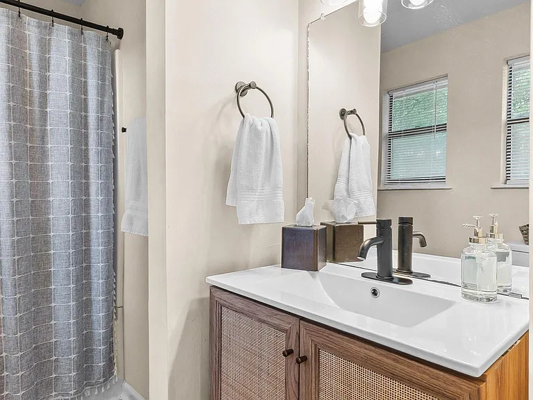 1100 Kenwood Dr — Photo 25