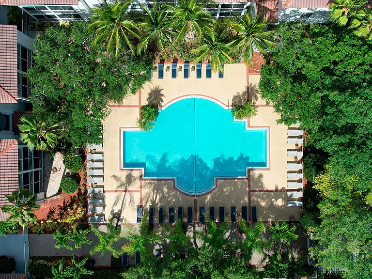 Town Aventura — Photo 2