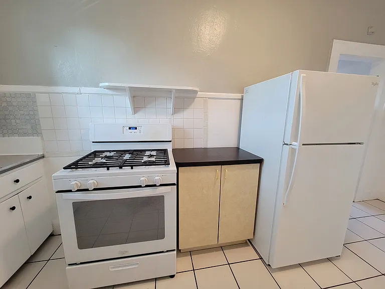 205 16th Ave NE #12 — Photo 6