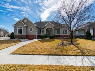 555 W 2525 S, Syracuse, UT 84075