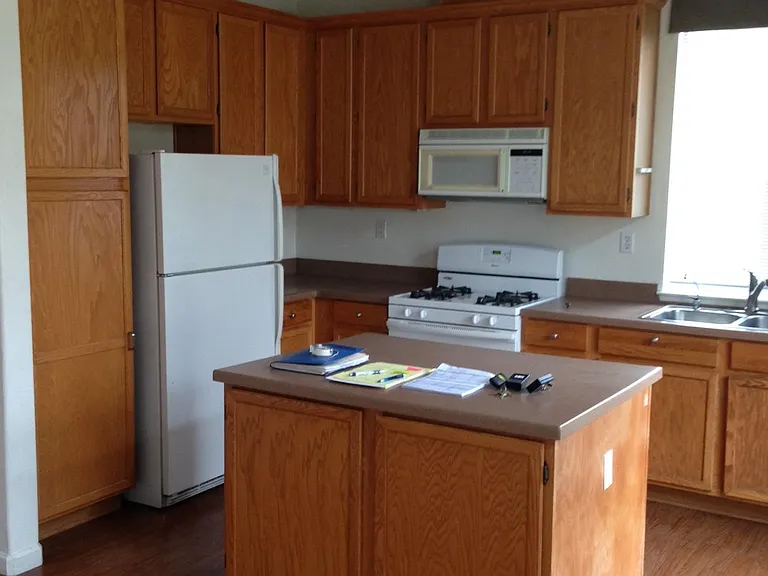 214 Holland Cir — Photo 15