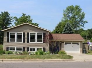 215 Antoinette Dr, Endicott, NY 13760