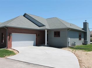 4318 Crossing Ln, Janesville, WI 53546