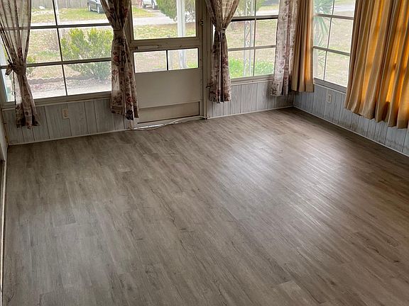 5th image of 39049 Kirkland Dr