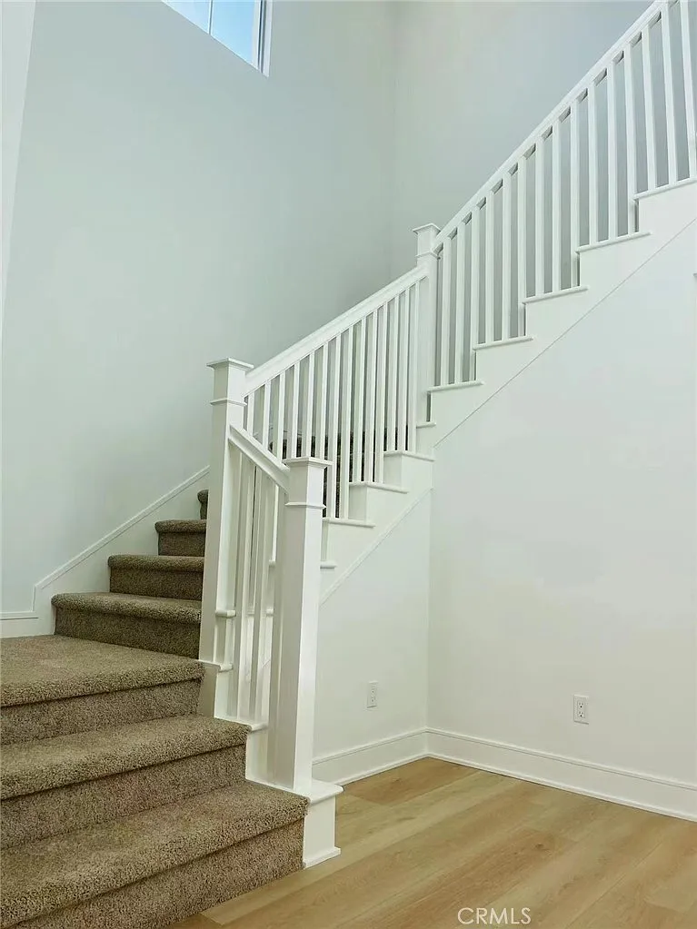 3 bed, 2.5 bath, 2087 sqft, $7,250 — Photo 4