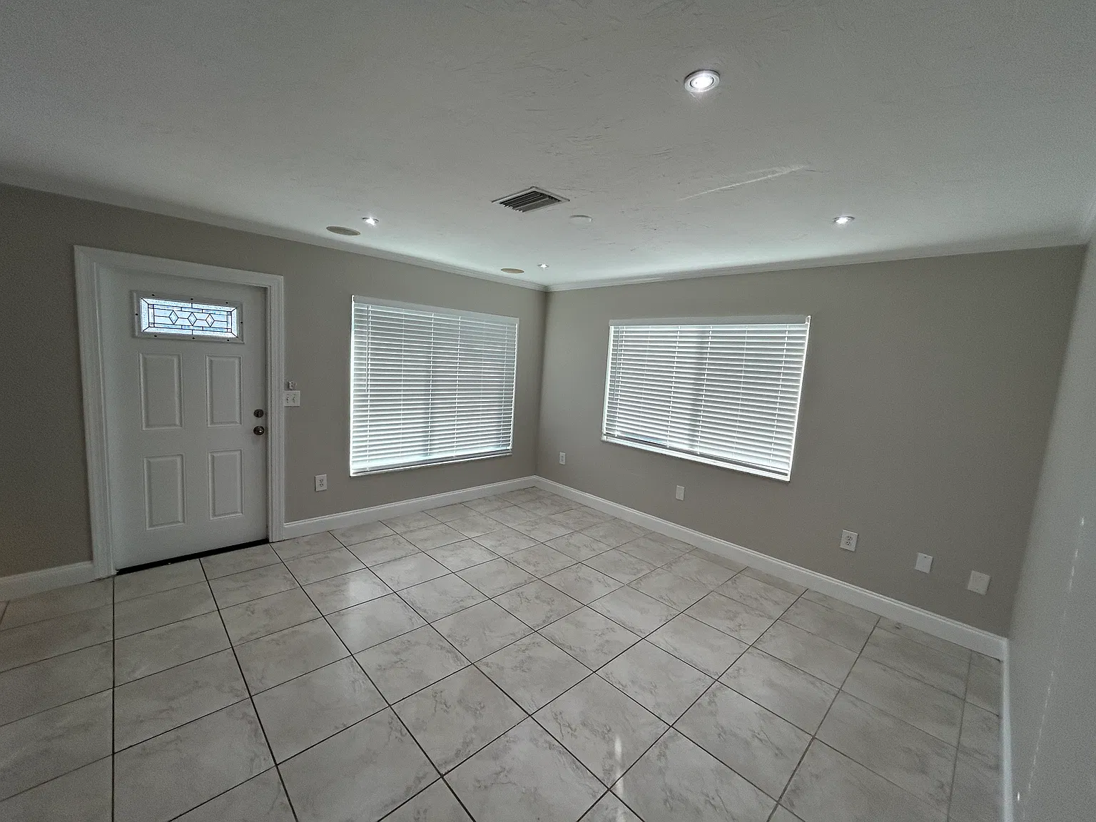 2 bed, 1056 sqft, $2,000 — Photo 4