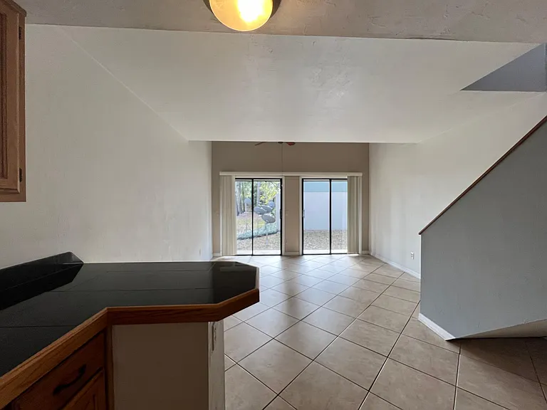 7200 SW 8th Ave #D22 — Photo 6