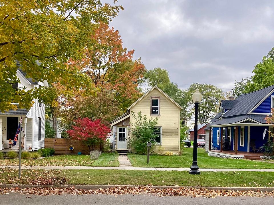 630 ster St, Traverse City, MI 49686 Zillow