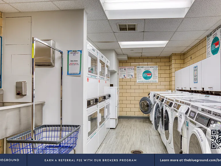 141 E 33rd St #5C — Photo 17