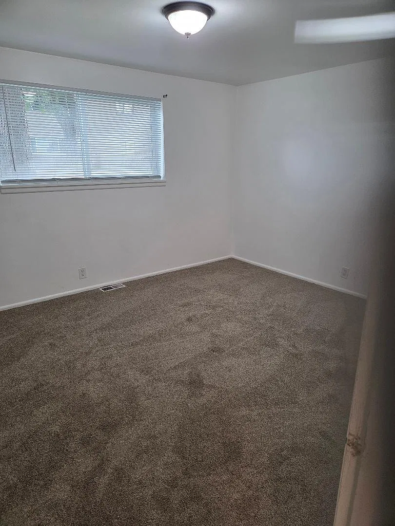 1792 S 200 W — Photo 4