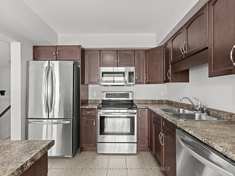 141 Winterberry Blvd #MAIN — Photo 12