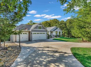 1035 SW Indian Hills Rd, Topeka, KS 66615