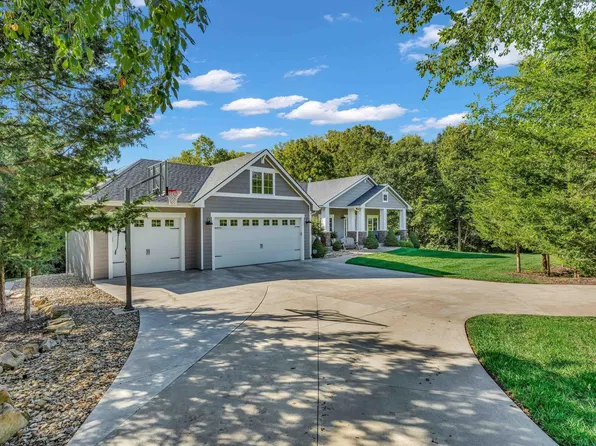 1035 SW Indian Hills Rd, Topeka, KS 66615