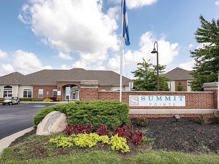 Summit Pointe — Photo 3