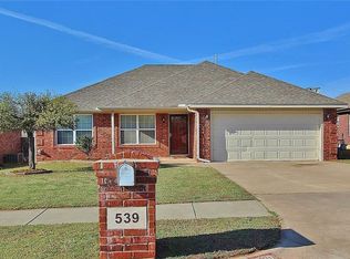 539 E Linden Ln, Mustang, OK 73064