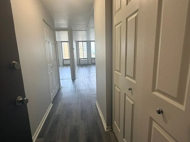 7251 At Waters Edge — Photo 29