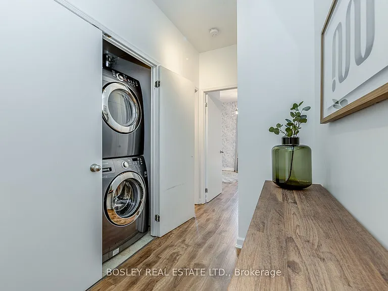 500 Richmond St W #319 — Photo 22