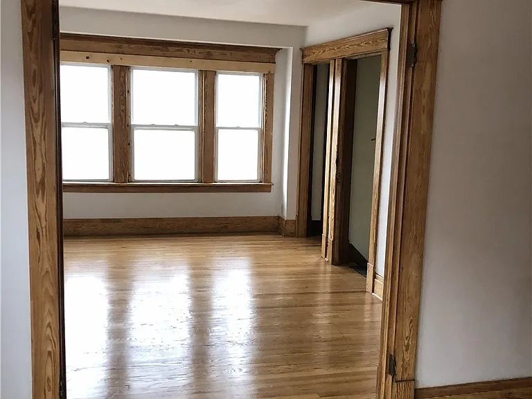 47 Bridgeman St #UPPER — Photo 1